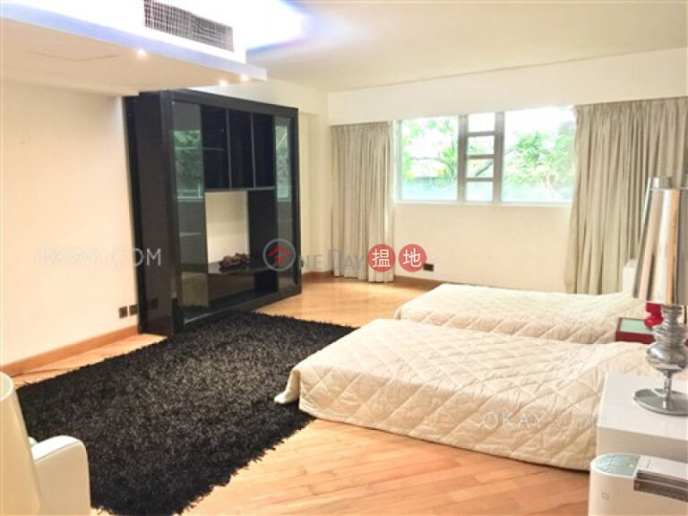 Gorgeous 4 bedroom with sea views & balcony | Rental