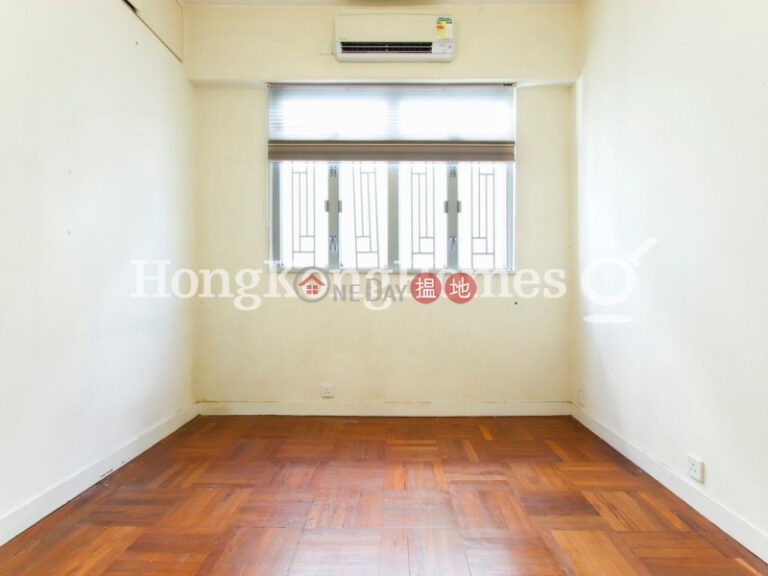 3 Bedroom Family Unit for Rent at Bisney Villas