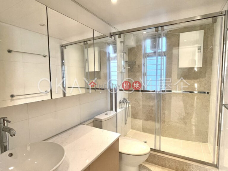 Efficient 4 bedroom with sea views, balcony | Rental