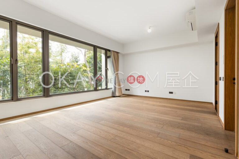 Stylish 3 bedroom with parking | Rental