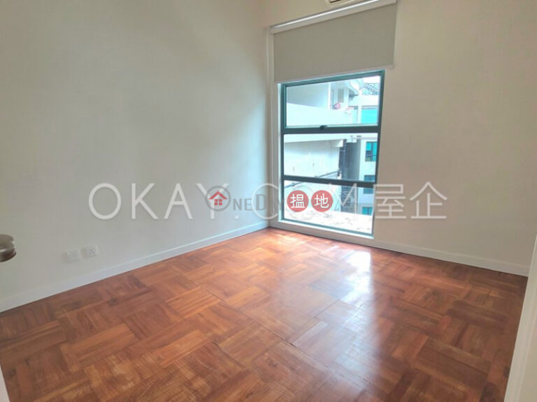 Lovely 3 bedroom with sea views, balcony | Rental