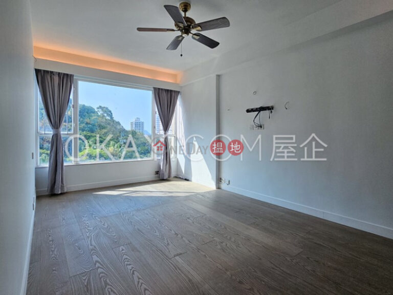 Luxurious 3 bedroom with balcony & parking | Rental