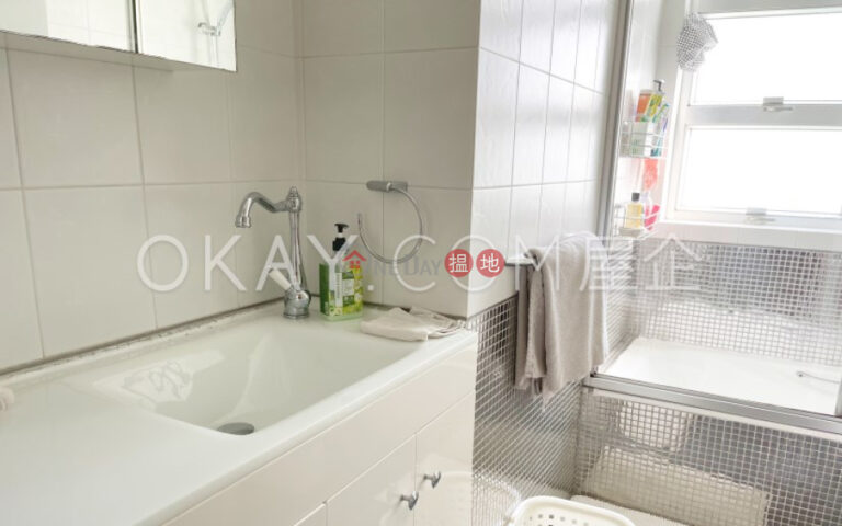 Efficient 4 bed on high floor with sea views & balcony | Rental