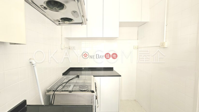 Gorgeous 2 bedroom with balcony & parking | Rental