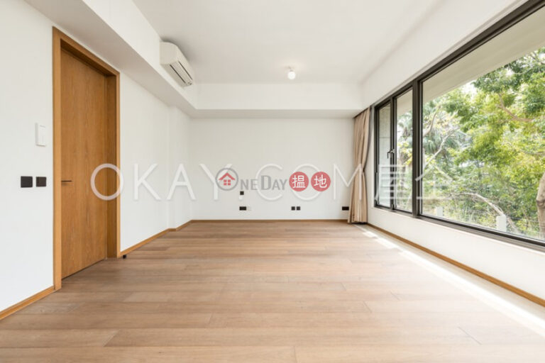 Stylish 3 bedroom with parking | Rental