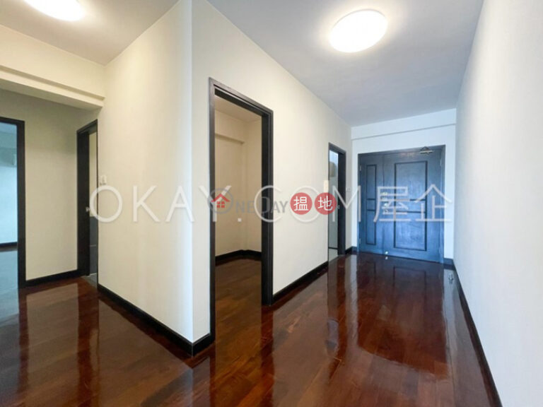 Stylish 3 bedroom with parking | Rental