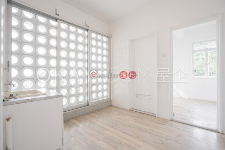 Rare 3 bedroom with parking | Rental