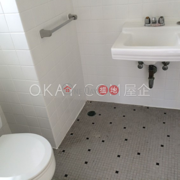 Rare 2 bedroom on high floor with parking | Rental