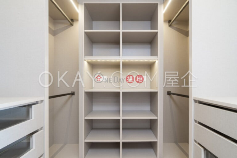 Stylish 3 bedroom with sea views, balcony | Rental