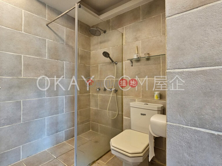 Luxurious 3 bedroom with balcony & parking | Rental