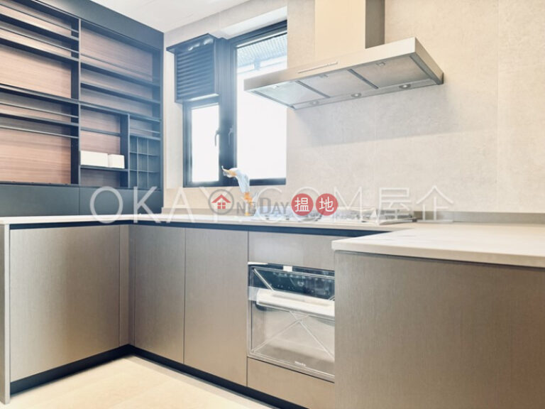 Gorgeous 3 bedroom on high floor with balcony | Rental