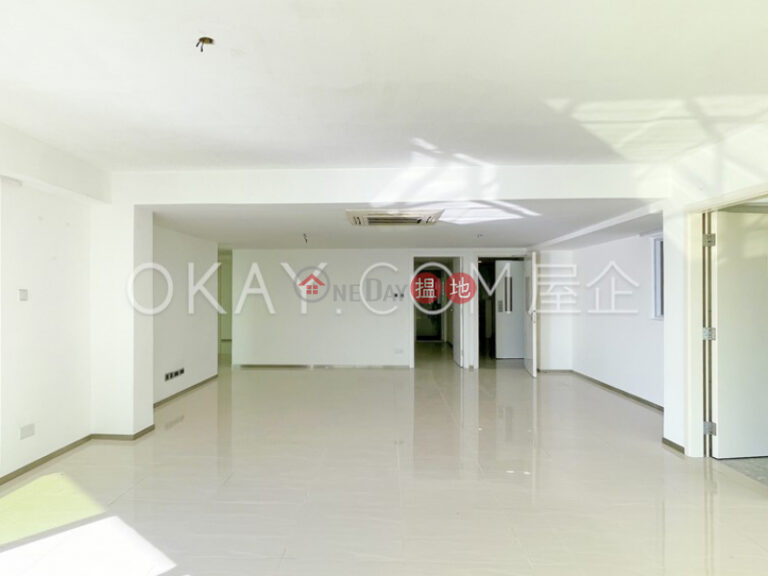 Exquisite 3 bedroom with balcony & parking | Rental