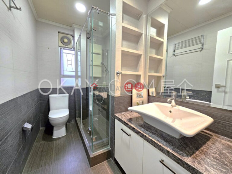 Charming 3 bed on high floor with sea views & balcony | Rental