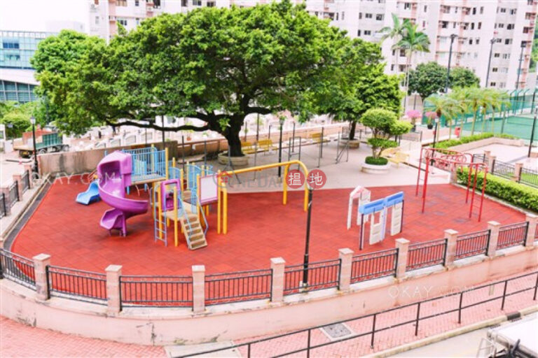 Lovely 2 bedroom with sea views, balcony | Rental