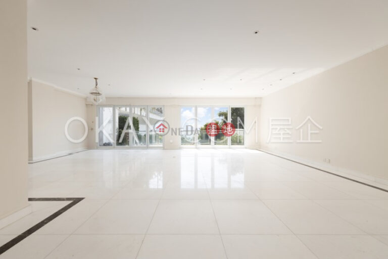 Stylish house with sea views, terrace & balcony | Rental