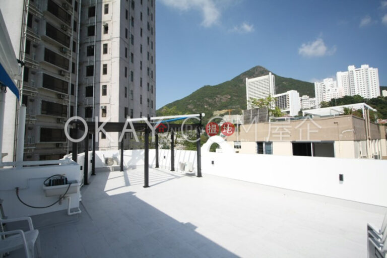 Efficient 2 bedroom with rooftop & parking | Rental