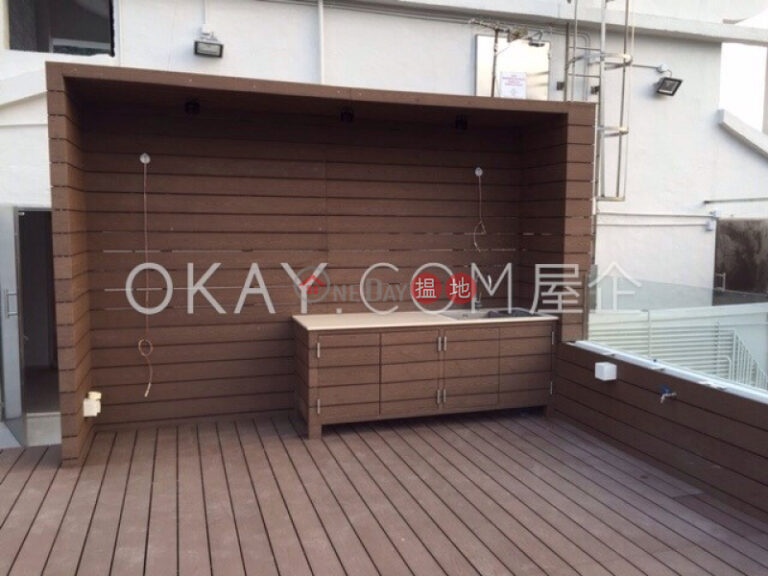 Rare 3 bedroom on high floor with rooftop & parking | Rental