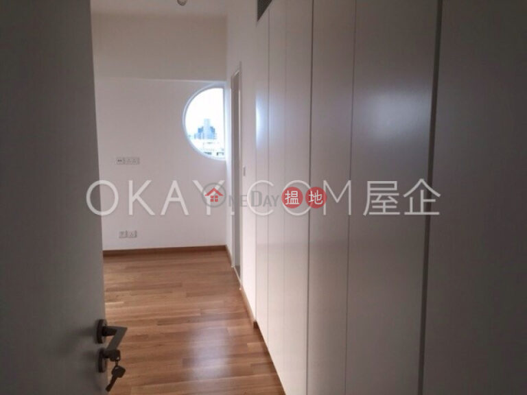 Rare 3 bedroom on high floor with rooftop & parking | Rental