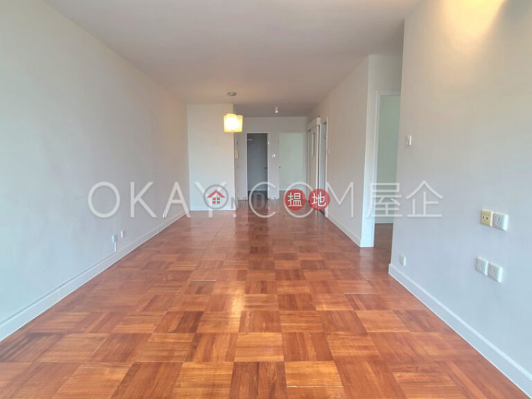 Lovely 3 bedroom with sea views, balcony | Rental