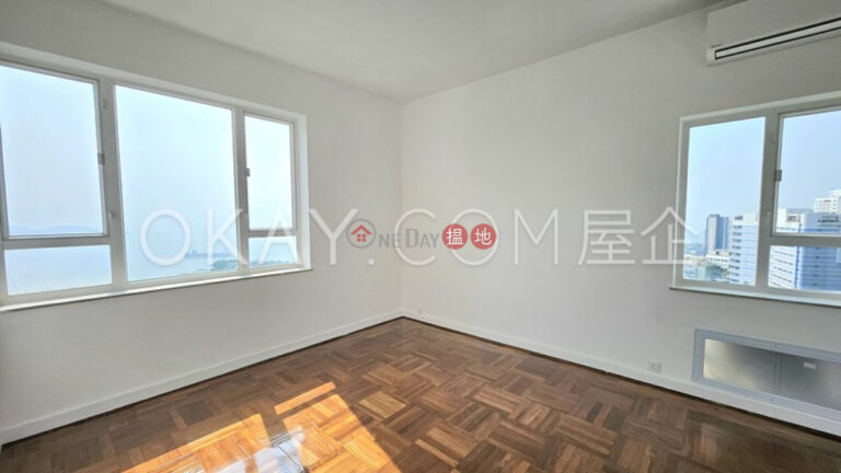 Gorgeous 2 bedroom with balcony & parking | Rental