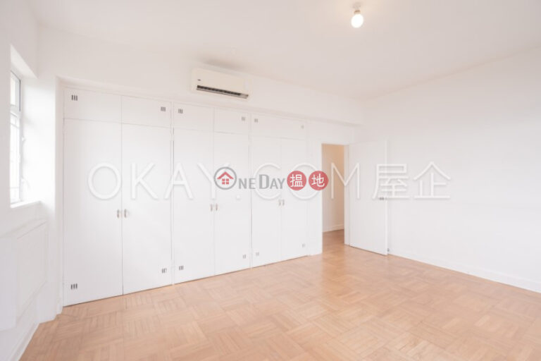 Rare 3 bedroom with parking | Rental