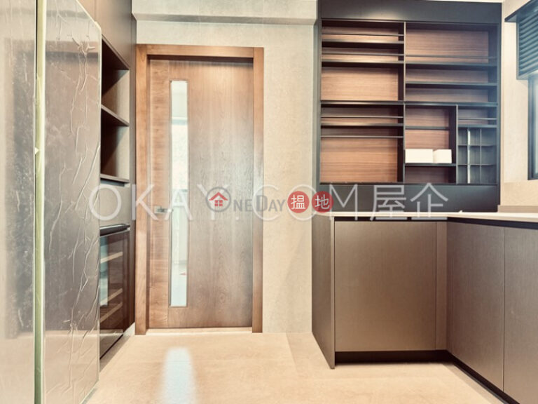 Gorgeous 3 bedroom on high floor with balcony | Rental