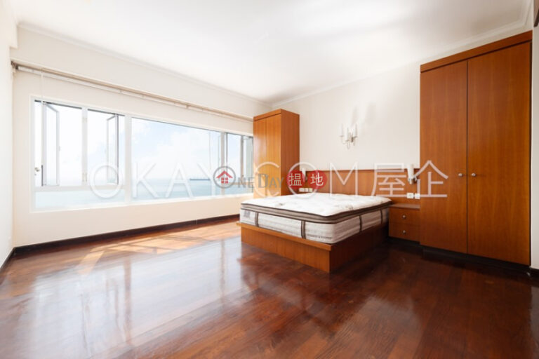 Stylish house with sea views, terrace & balcony | Rental