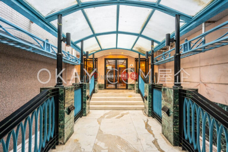 Tasteful 3 bedroom with balcony & parking | Rental