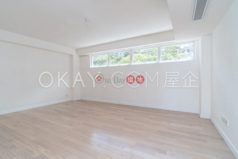 Stylish 3 bedroom with sea views, balcony | Rental