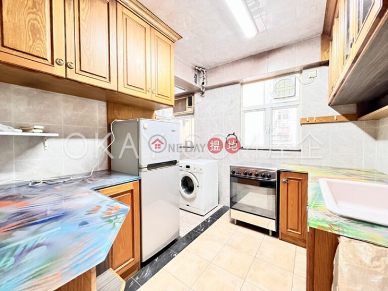 Efficient 3 bedroom with sea views & parking | Rental