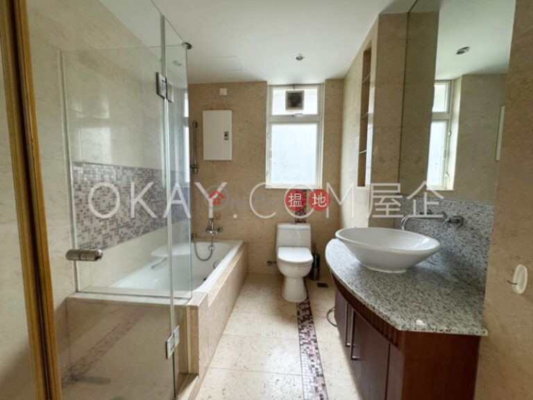 Beautiful 3 bedroom with sea views, balcony | Rental