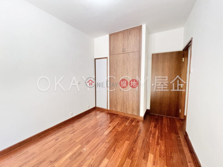 Efficient 4 bedroom with balcony & parking | Rental