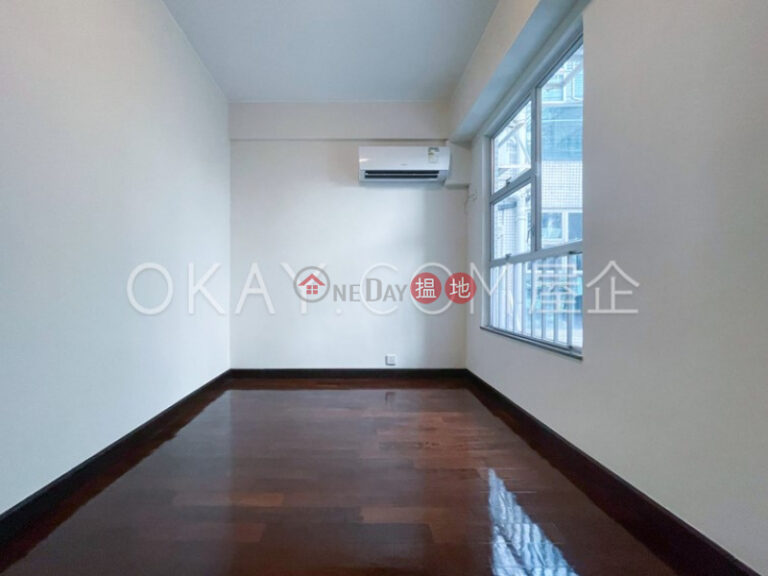 Stylish 3 bedroom with parking | Rental