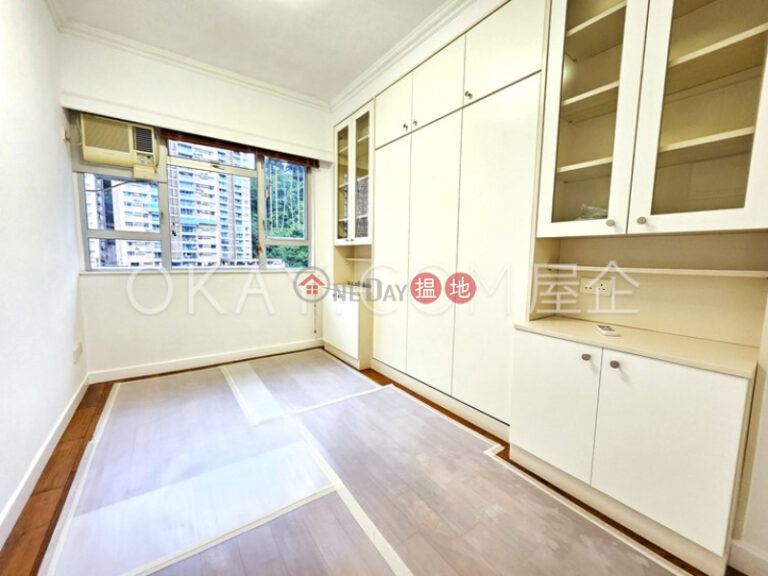 Charming 3 bed on high floor with sea views & balcony | Rental