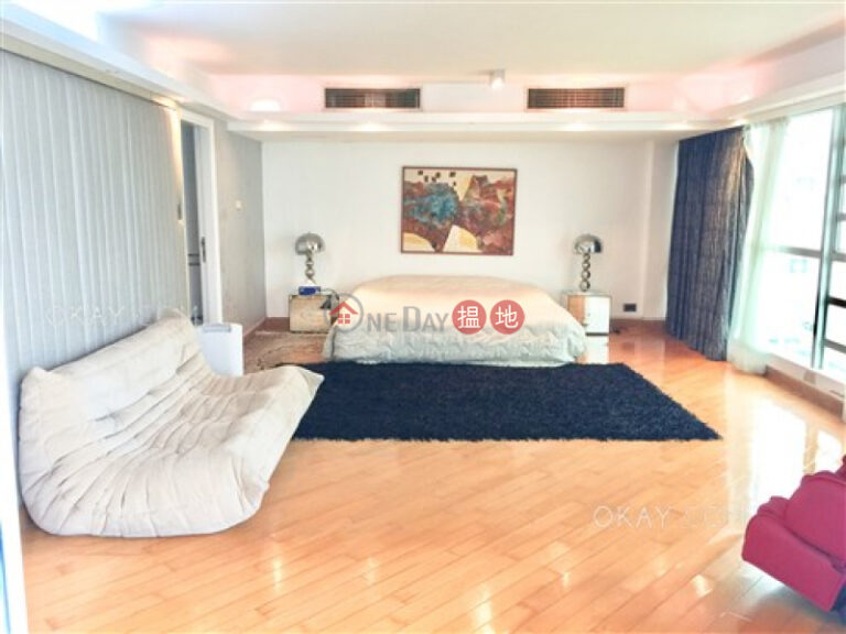 Gorgeous 4 bedroom with sea views & balcony | Rental