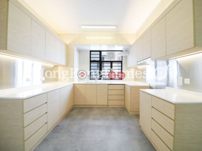 4 Bedroom Luxury Unit for Rent at Pine Grove Block 5