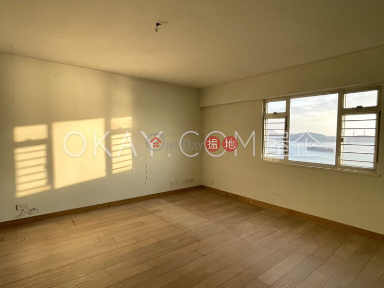 Efficient 4 bedroom with sea views, balcony | Rental