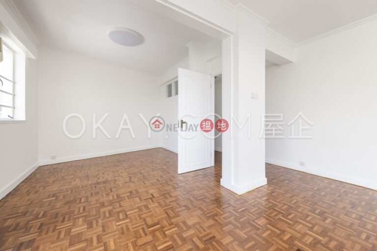 Efficient 4 bedroom with sea views | Rental