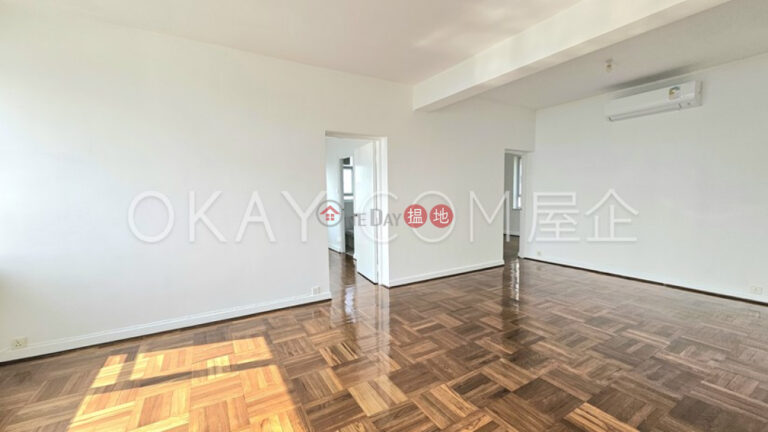 Gorgeous 2 bedroom with balcony & parking | Rental