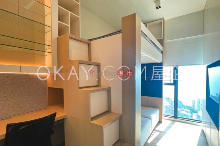 Luxurious 3 bed on high floor with sea views & parking | Rental