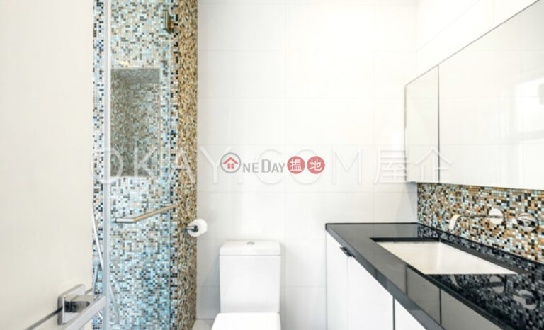 Tasteful 2 bedroom with sea views, balcony | Rental