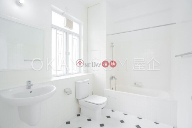 Rare 3 bedroom with parking | Rental