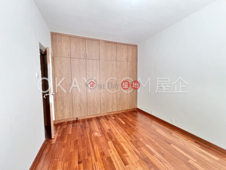 Efficient 4 bedroom with balcony & parking | Rental