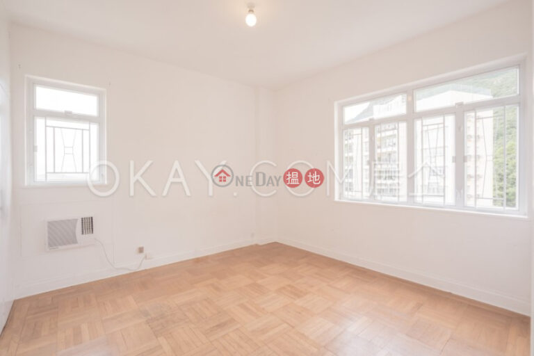 Rare 3 bedroom with parking | Rental