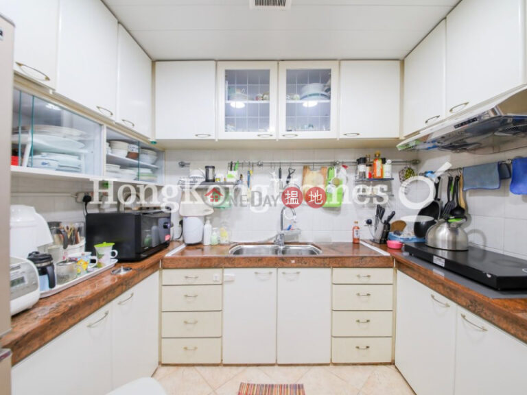 2 Bedroom Unit for Rent at Block 25-27 Baguio Villa