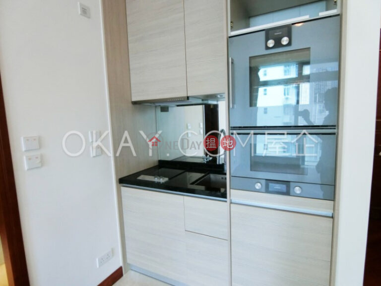 Nicely kept 1 bedroom on high floor with balcony | For Sale