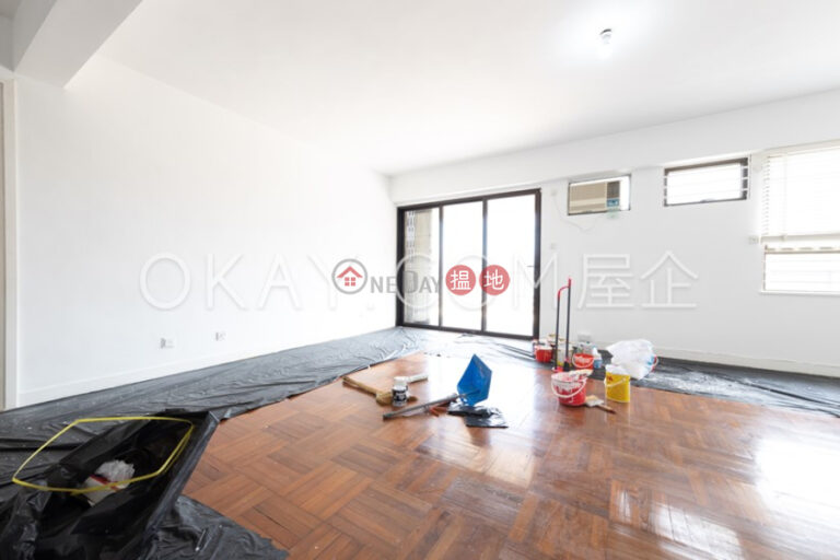 Efficient 3 bedroom with terrace & parking | Rental